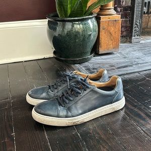 Men’s 10.5 leather sneakers Magnanni